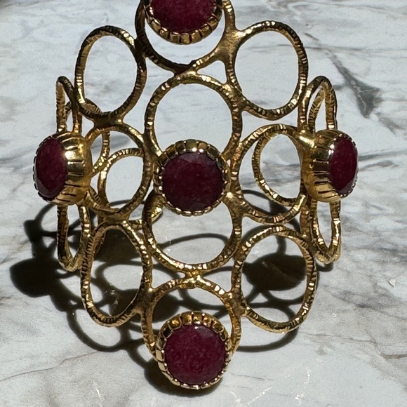 Gorgeous Natural pinkish Stone Gold Plated Cuff Bracelet - Picture 4 of 5